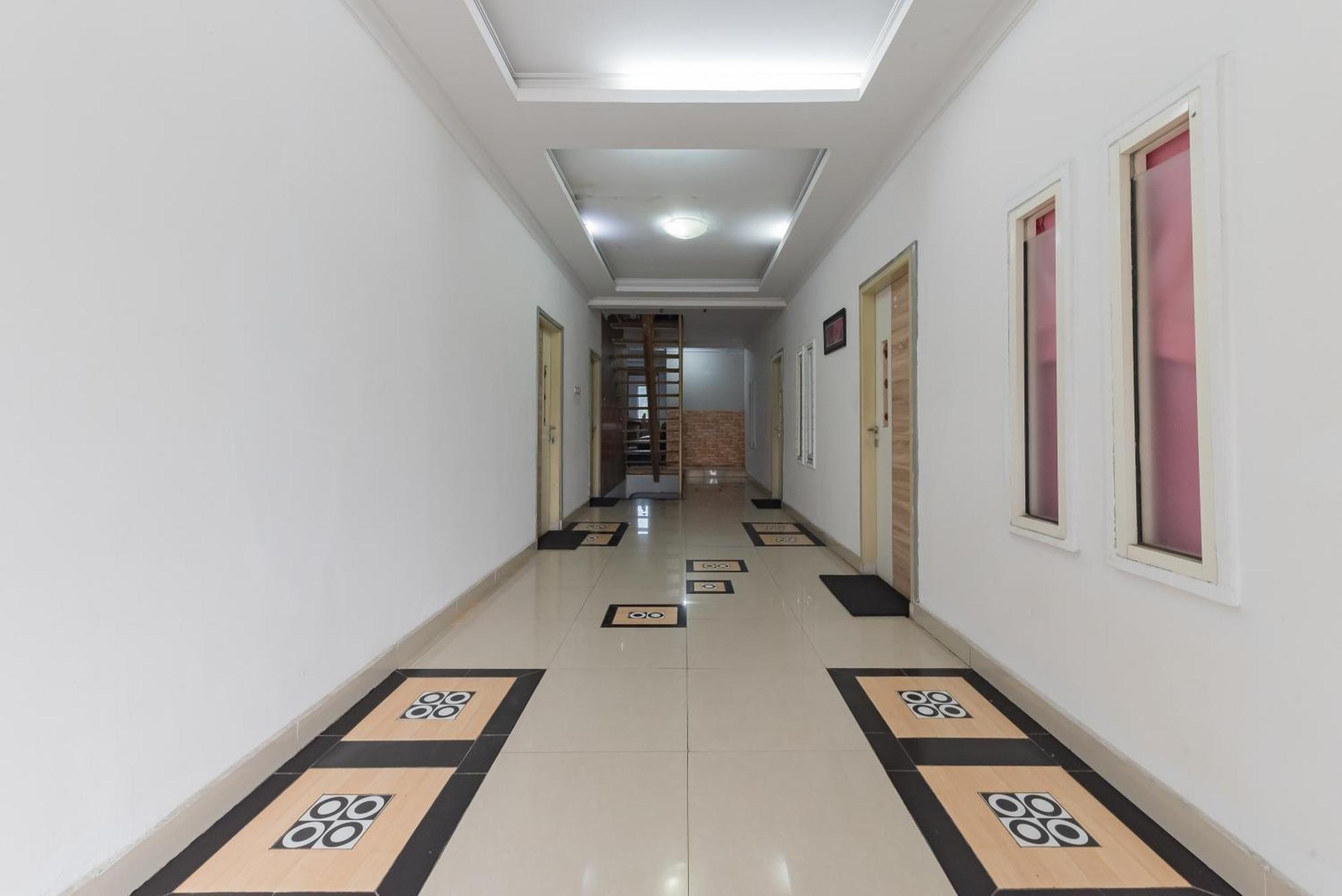 Urbanview Hotel Anggrek Puncak By Reddoorz Cianjur Bagian luar foto