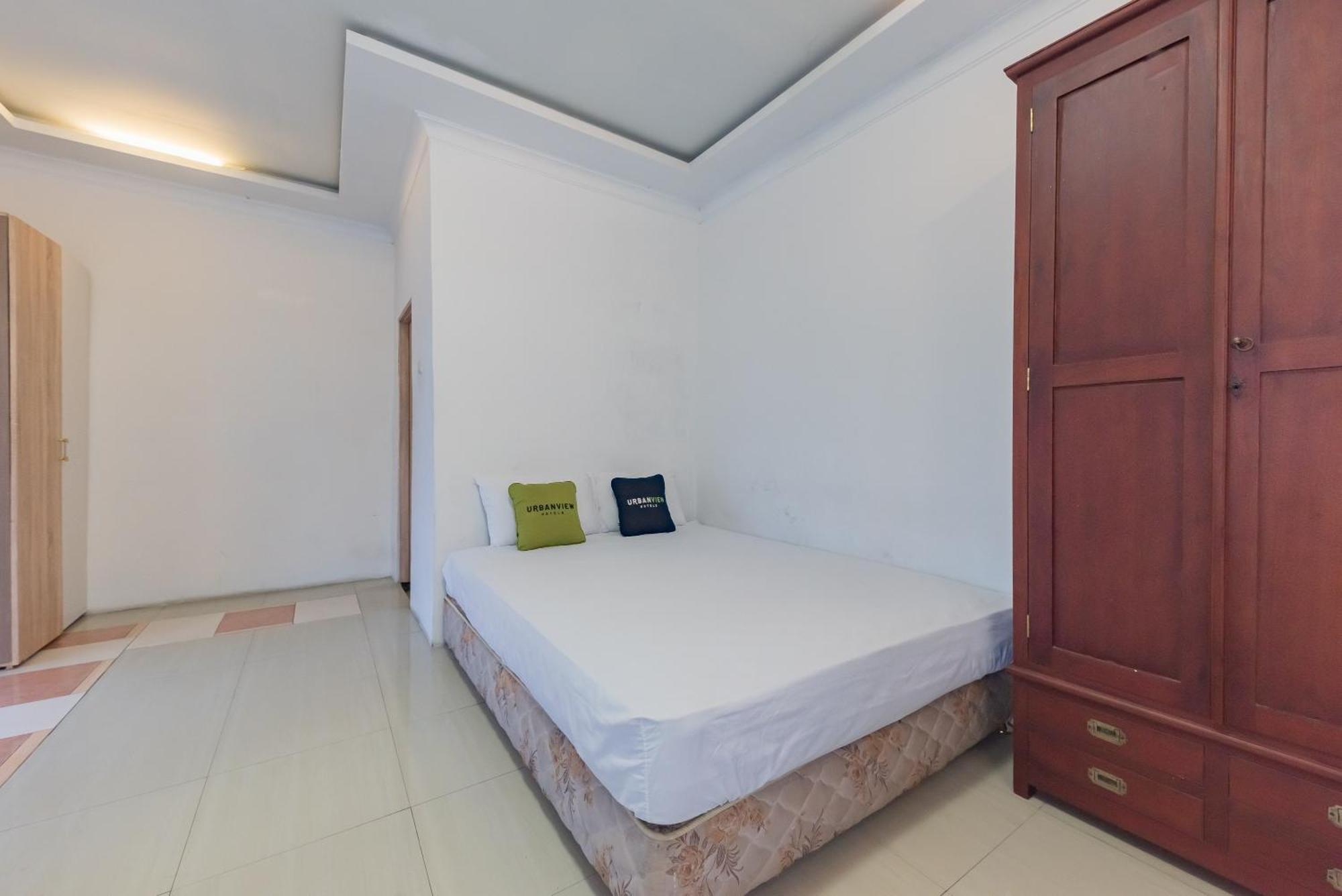 Urbanview Hotel Anggrek Puncak By Reddoorz Cianjur Bagian luar foto